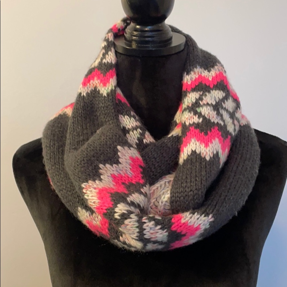 American Eagle Circular Scarf